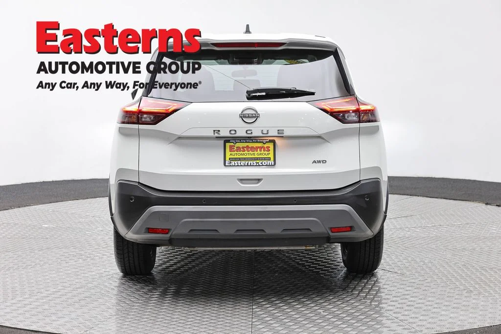 Used 2023 White Nissan S image 6
