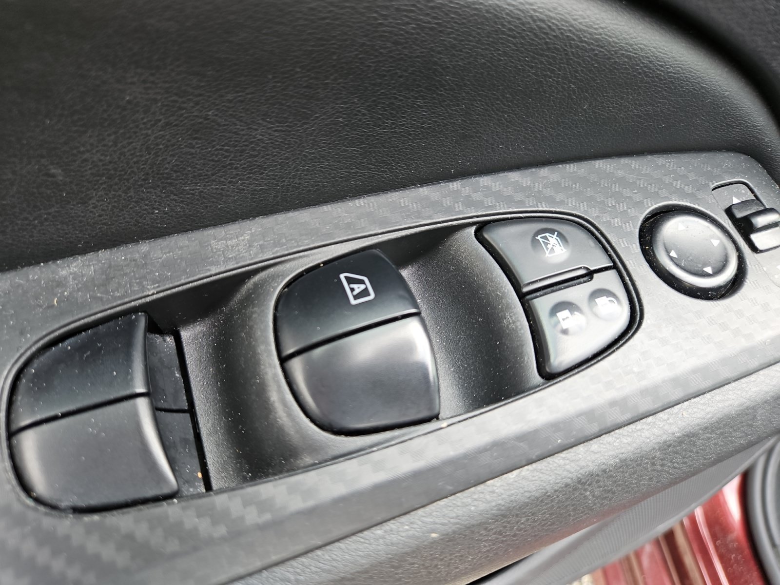 Used 2025 Red Nissan 2.5 SV image 22