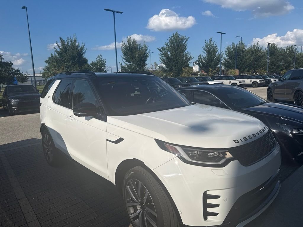Used 2023 Fuji White Land Rover S R-Dynamic image 2