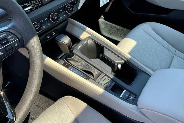 2025 Honda Accord SE - Photo 9