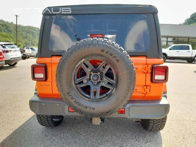 Used 2018 Punkn Metallic Clearcoat Jeep Sahara image 6