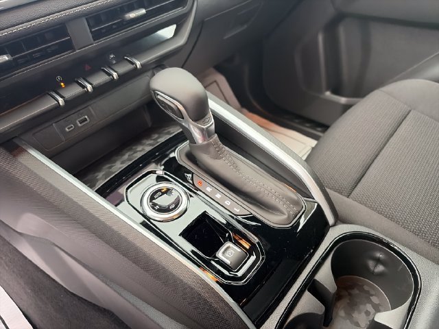 2026 Chevrolet Colorado LT - Photo 15