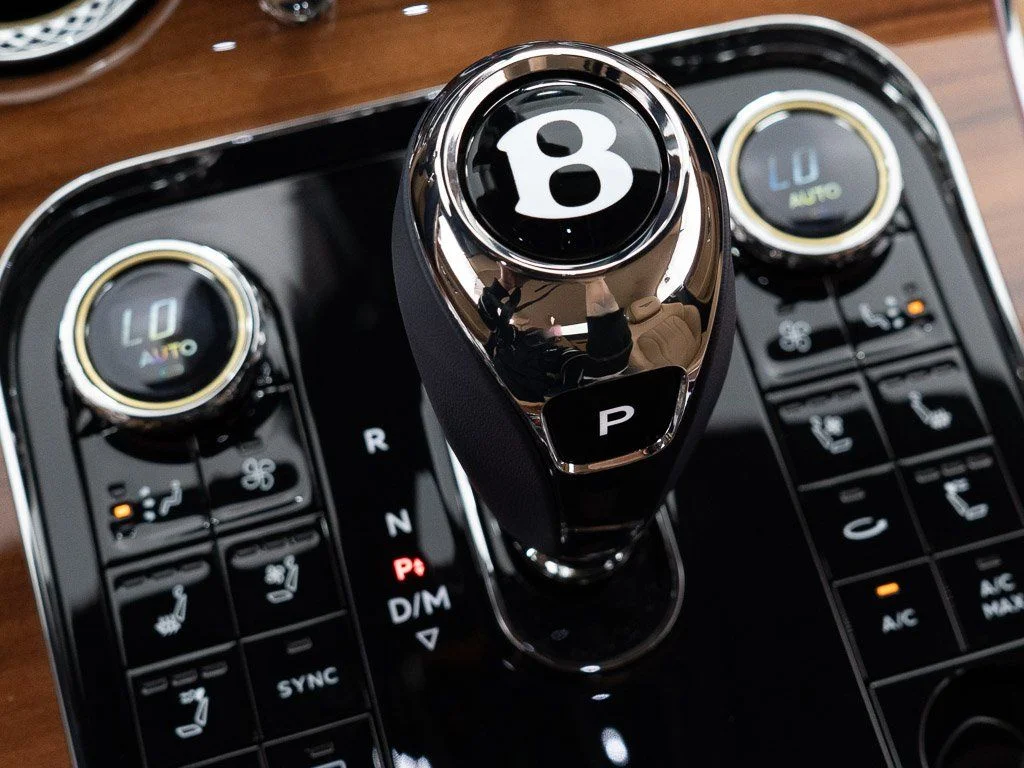 New 2026 Dark Sapphire Bentley  image 40