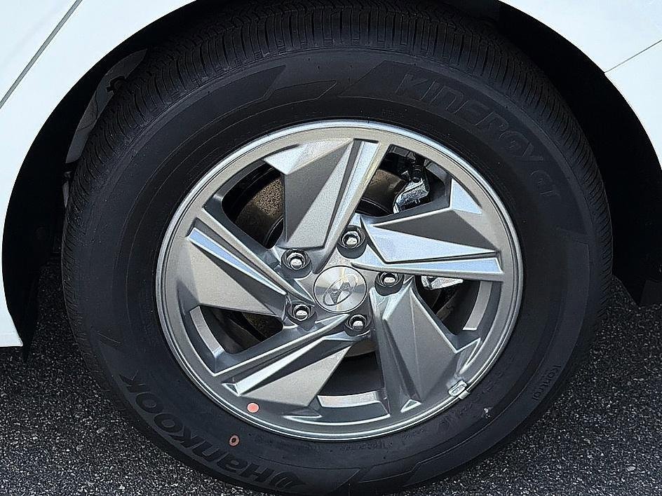 New 2026 Serenity White Hyundai SE image 20