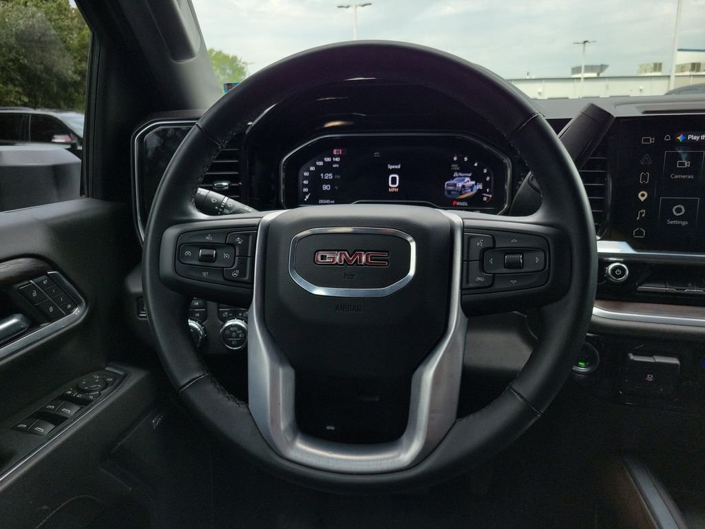 Used 2025 White GMC SLT image 24