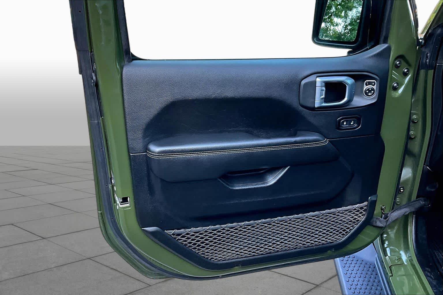 Used 2021 Sarge Green Clearcoat Jeep Unlimited Sahara image 20