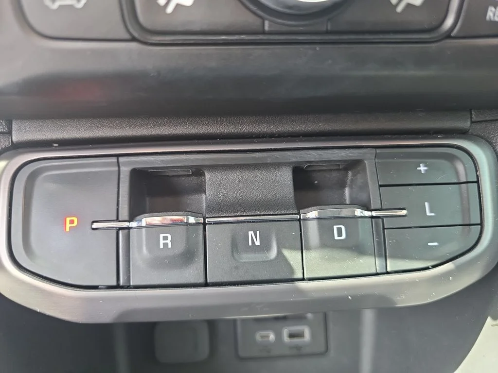 Used 2023 Silver GMC AT4 image 18
