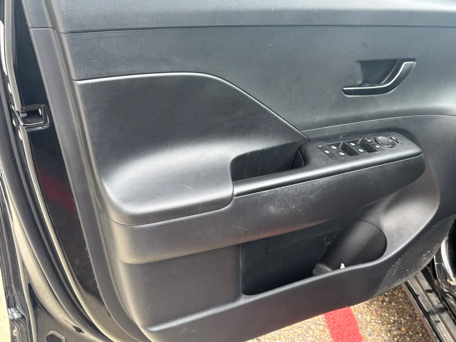 Used 2024 Black Hyundai SEL image 8