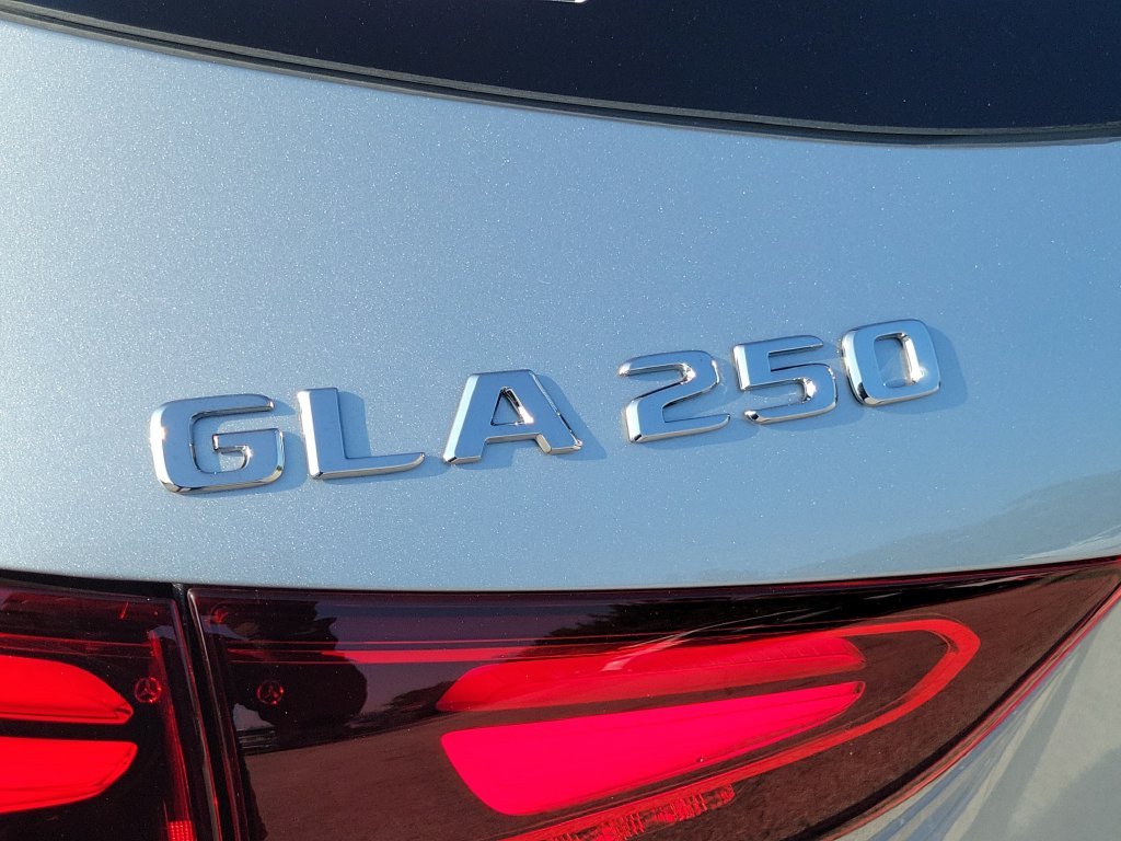 New 2026 Cirrus Silver Metallic Mercedes-Benz GLA 250 image 7