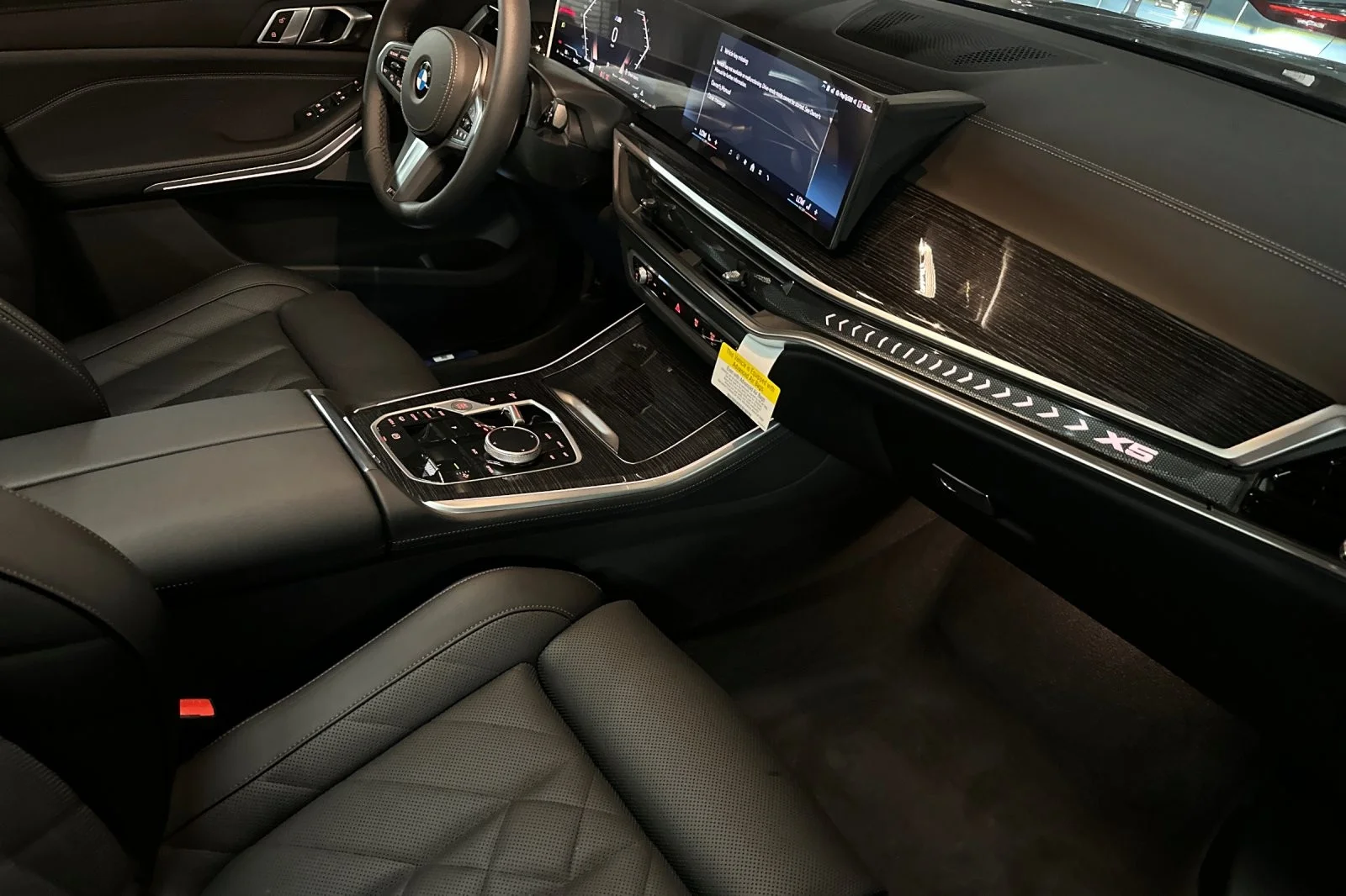 New 2026 Carbon Black Metallic BMW xDrive40i image 15