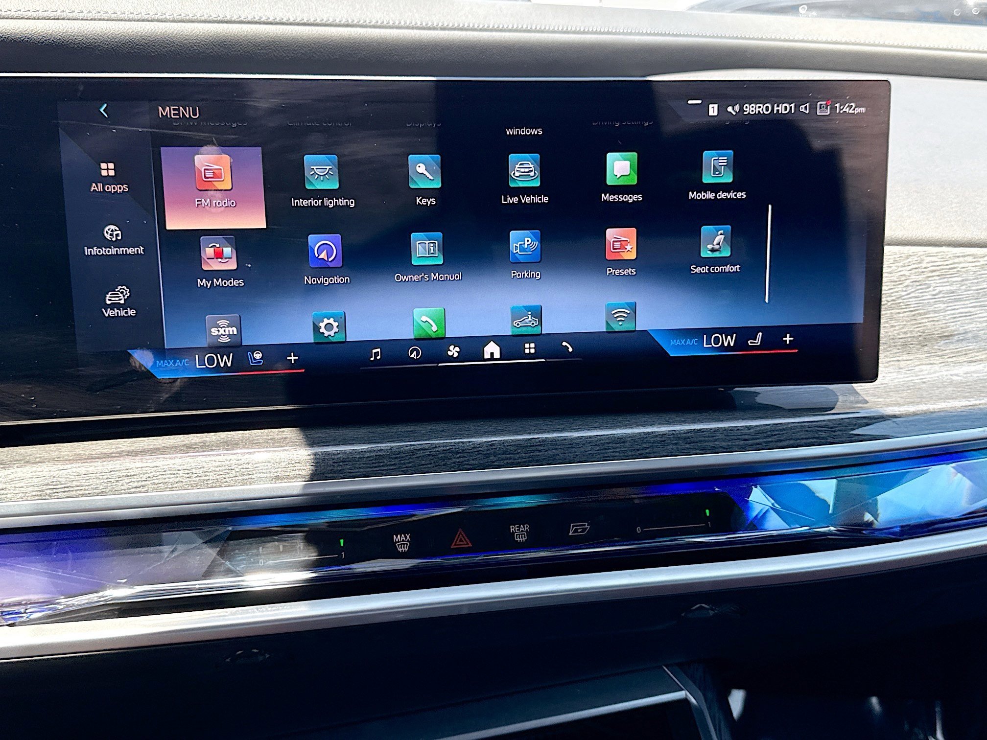 Used 2023 Oxide Grey Metallic BMW 760i xDrive image 29
