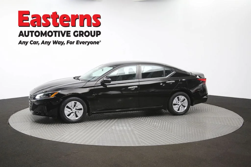 Used 2023 Black Nissan 2.5 S image 57