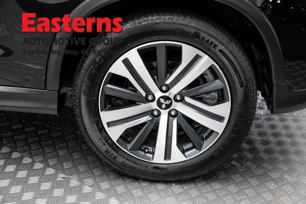 Used 2023 Black Mitsubishi 2.0 SE image 8