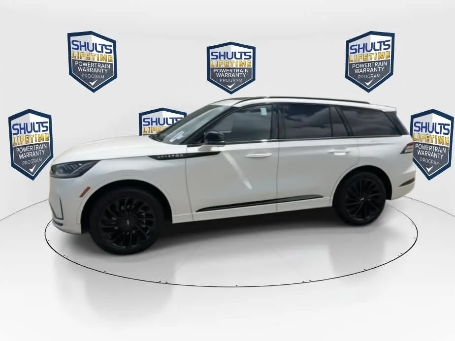 Used 2026 Pristine White Metallic Tri-Coat Lincoln Reserve image 4