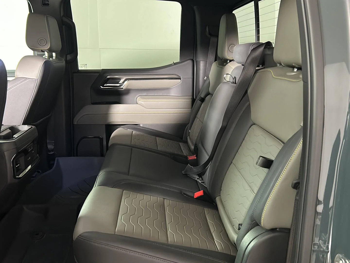 Used 2025 Cypress Gray Chevrolet ZR2 image 16
