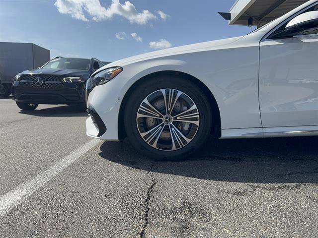 New 2026 Polar White Mercedes-Benz E 450 4MATIC® image 23