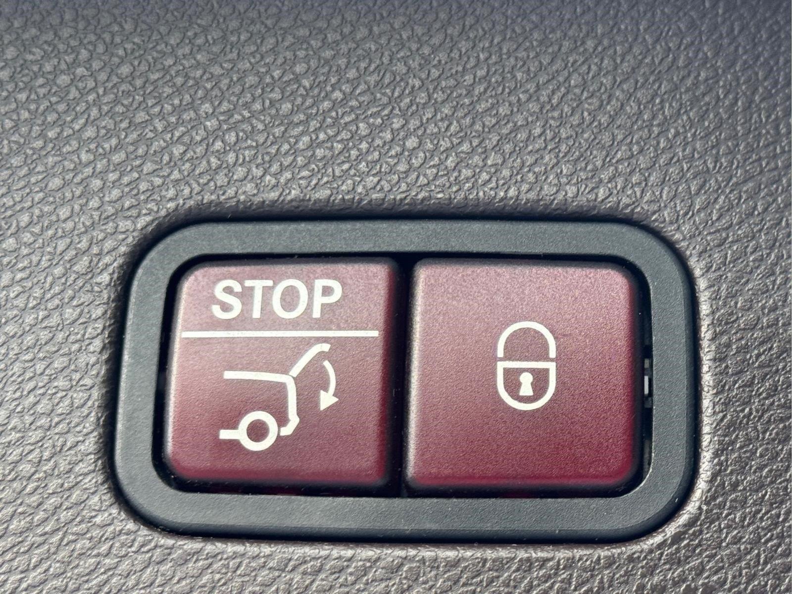 Used 2017  MERCEDES-BENZ TRUCK  image 14