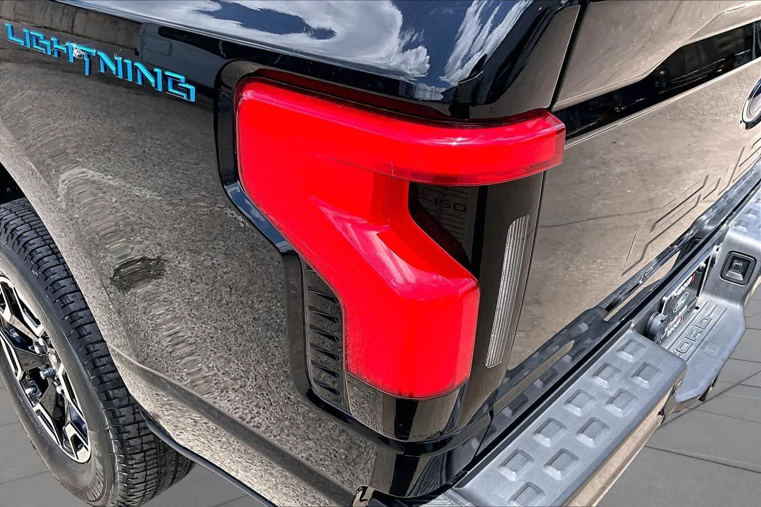 Used 2023 Agate Black Ford XLT image 27