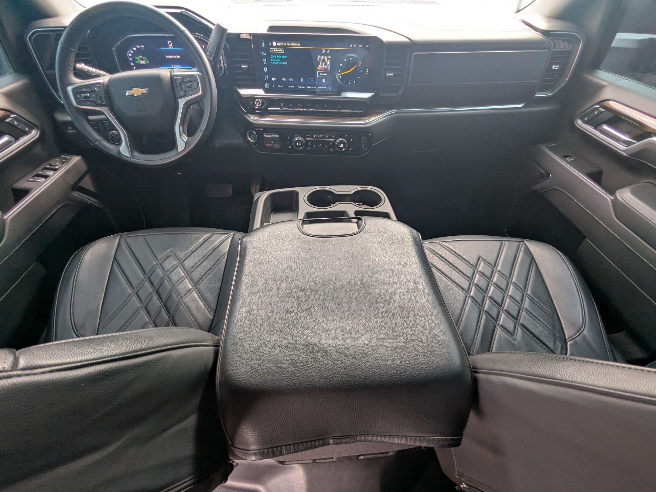 Used 2025 Summit White Chevrolet LT image 26