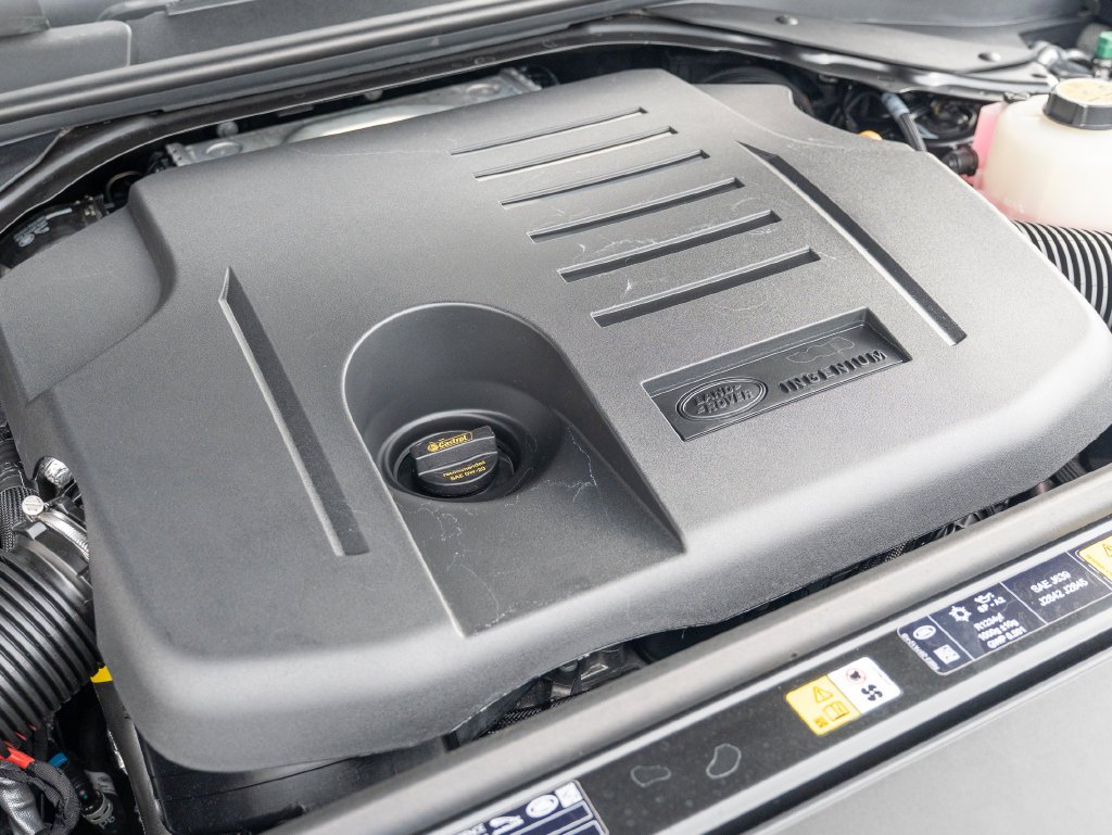 New 2026 Carpathian Grey Land Rover SE image 24