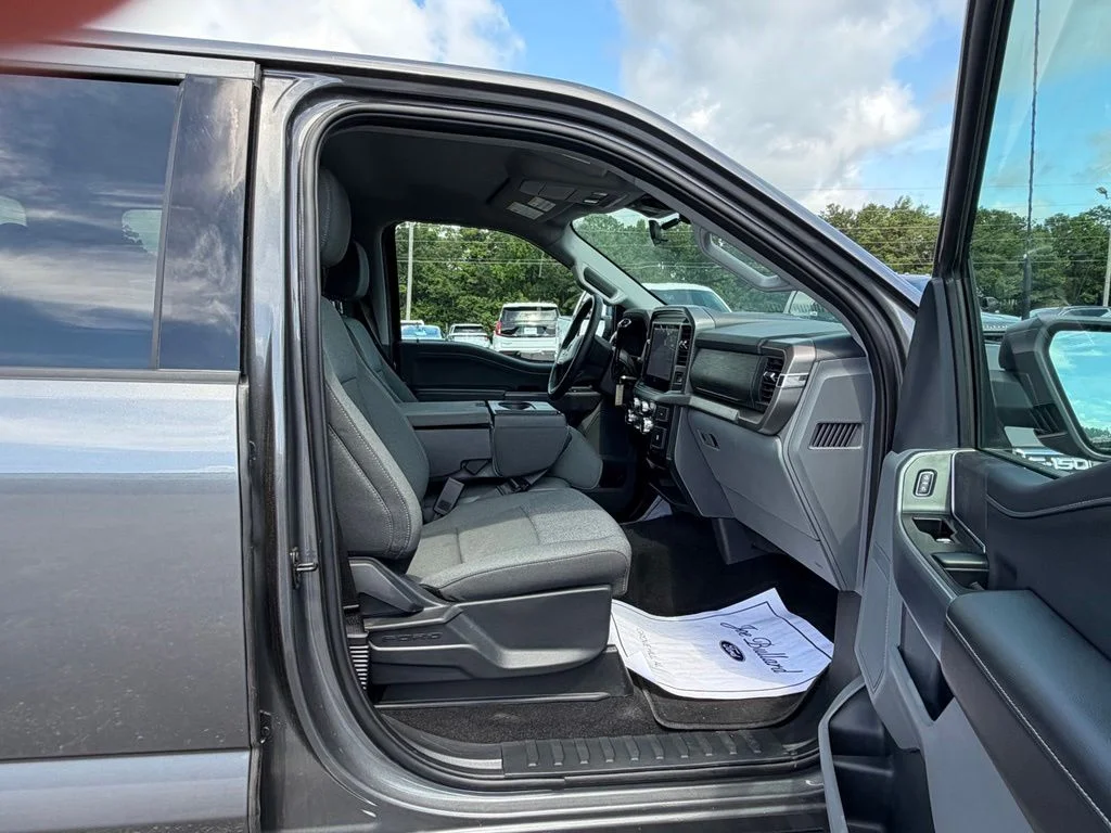 Used 2025 Gray Ford XLT image 6
