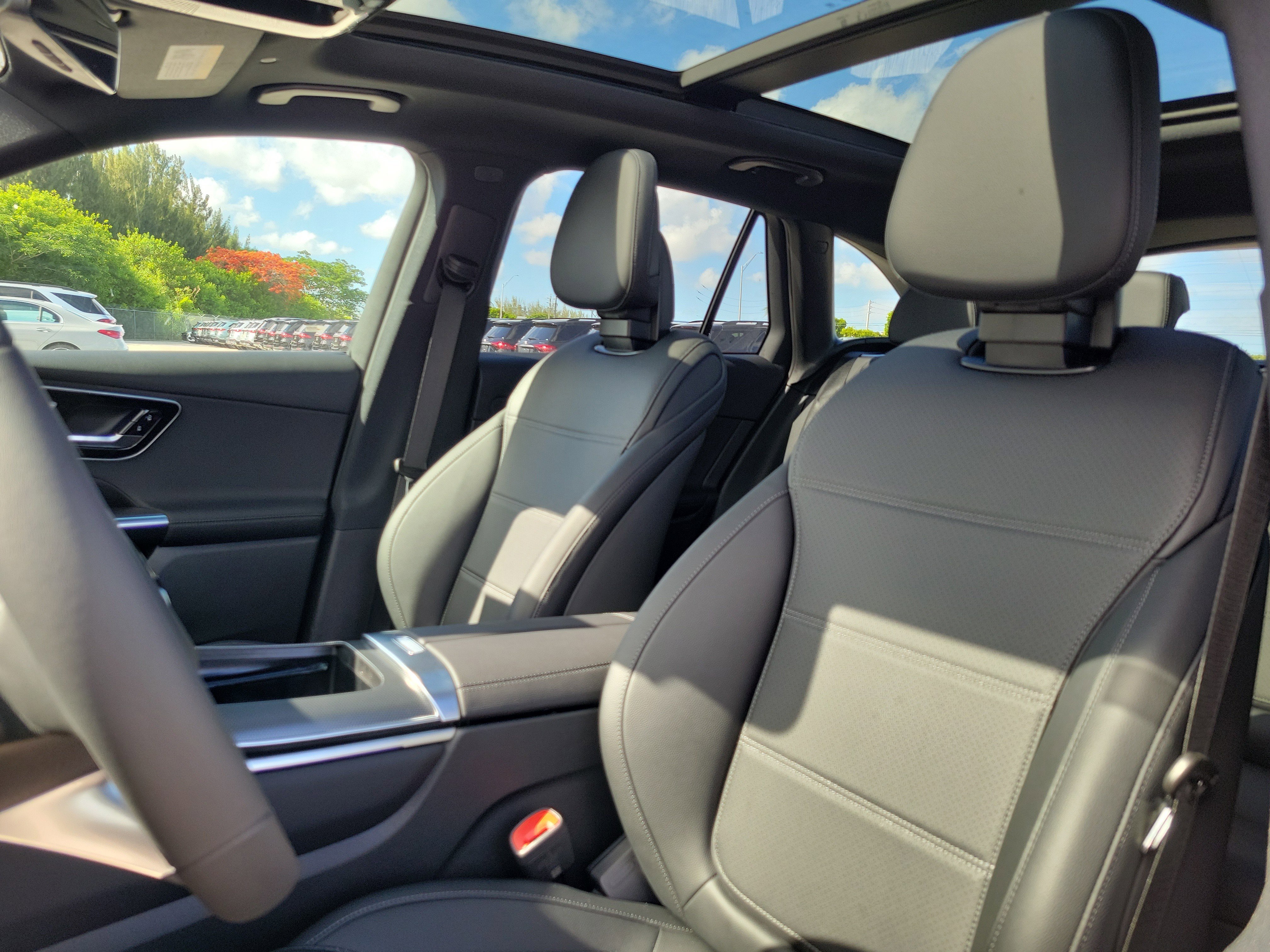 New 2026 MANUFAKTUR Alpine Grey Mercedes-Benz GLC 300 image 18