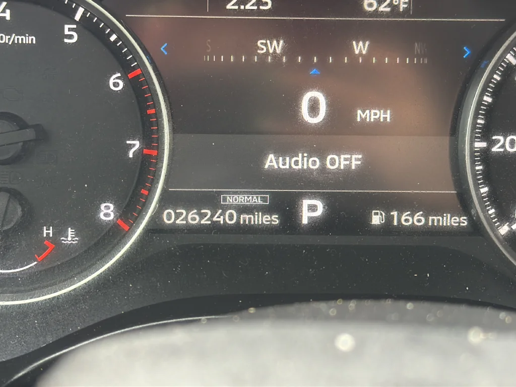 Used 2024 Blue Mitsubishi SE image 12