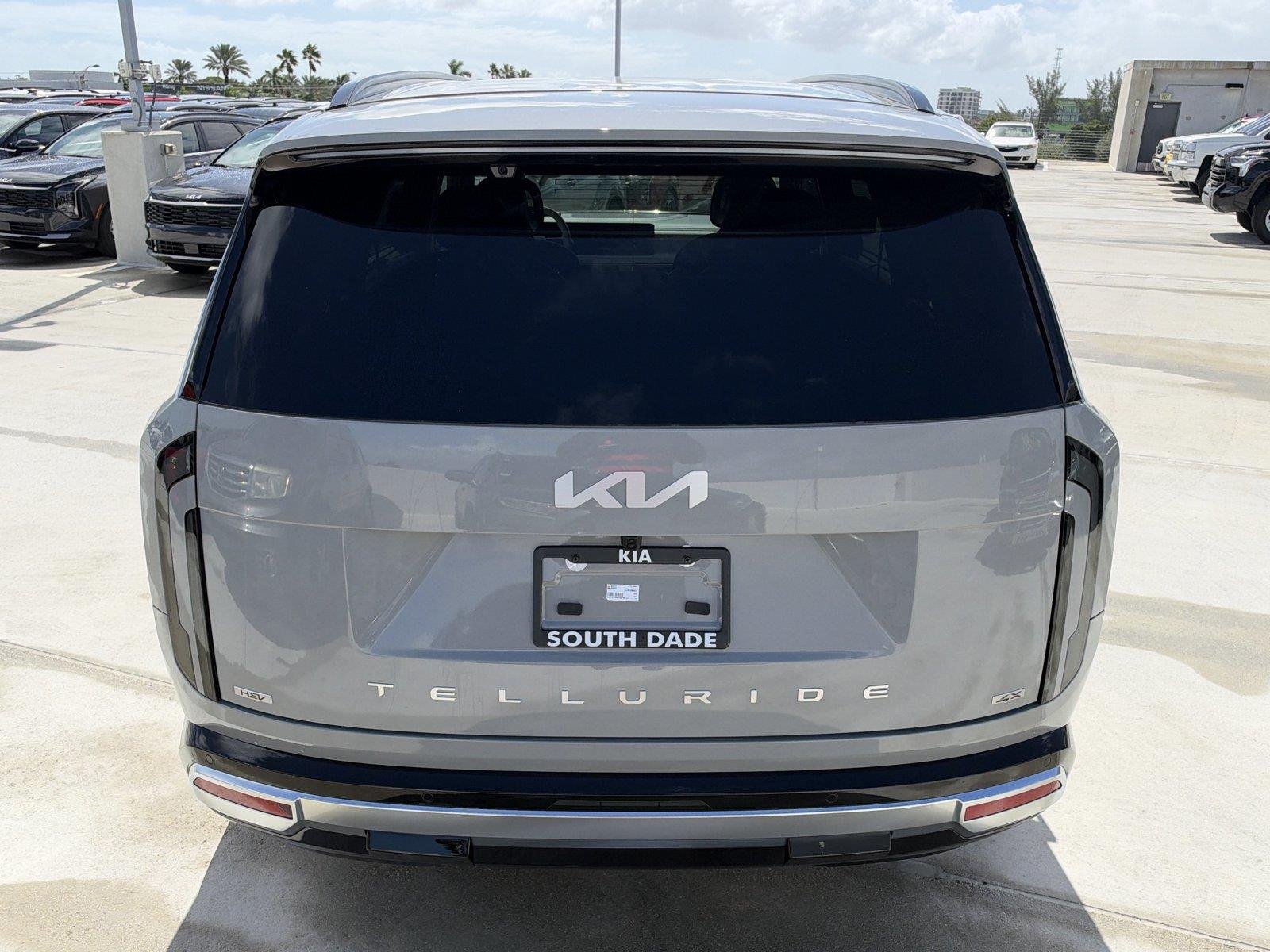 New 2027 Wolf Gray KIA SX-Prestige image 5