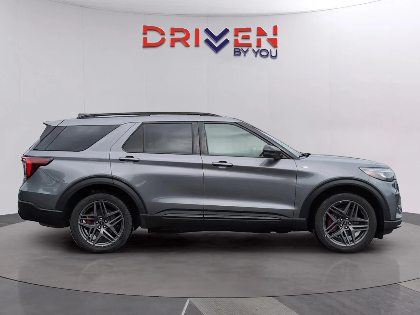 Used 2025 Carbonized Gray Ford ST-Line image 6