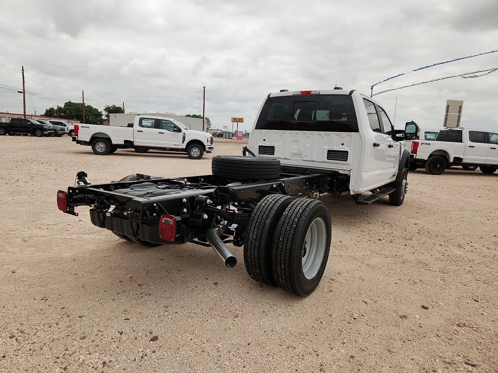 New 2026 Oxford White Ford XL image 7