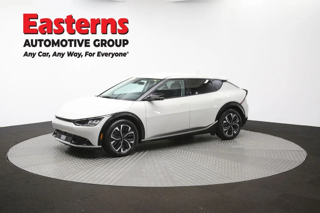 Used 2023 White Kia Wind image 60