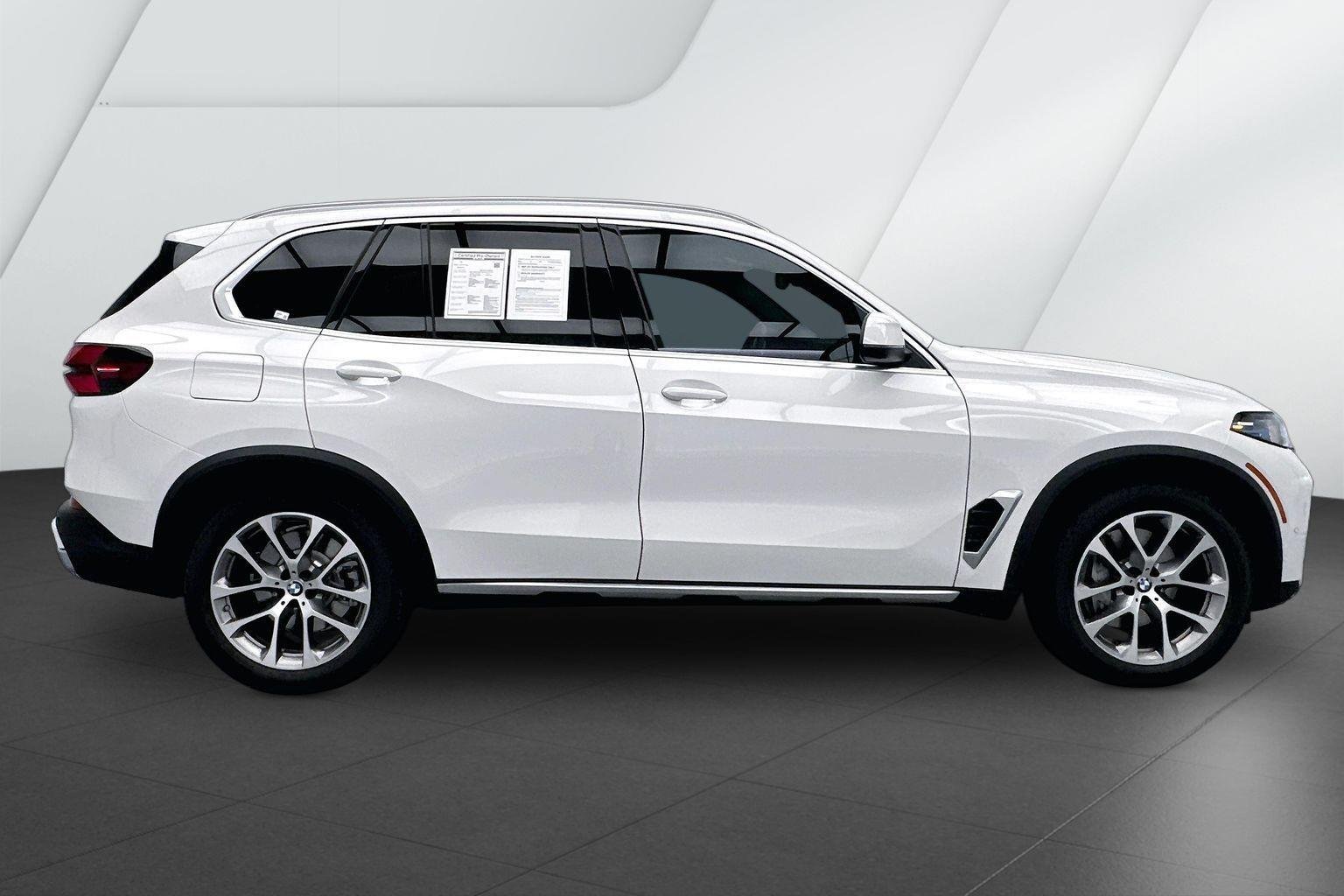 Certified Used 2026 Alpine White BMW xDrive50e image 5