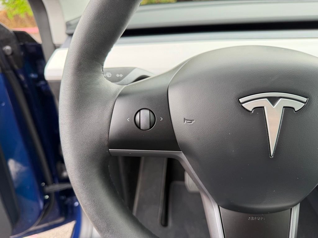 Used 2025 Deep Blue Metallic Tesla Long Range image 16