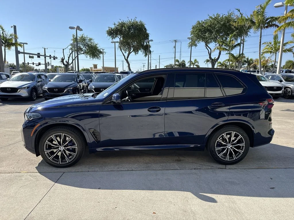 Used 2024 Blue BMW xDrive40i image 11