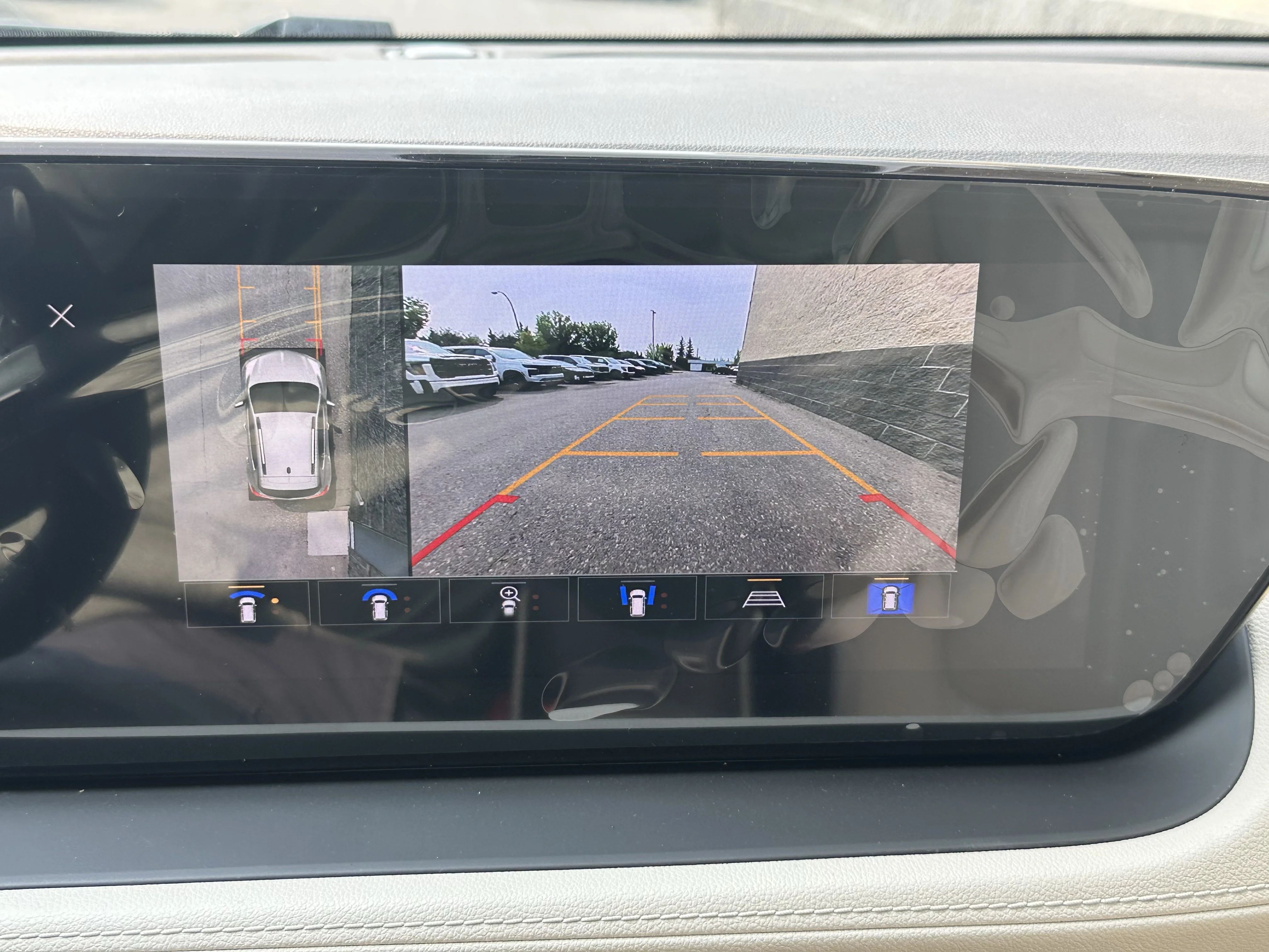 New 2026 White Frost Tricoat Buick Avenir image 15