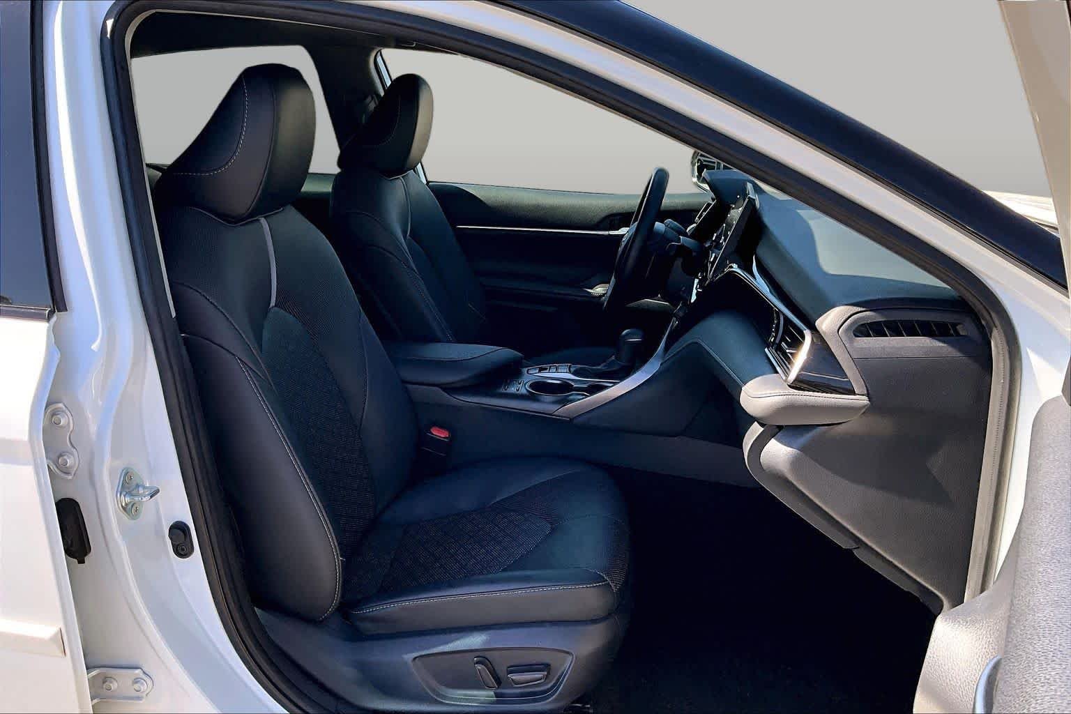 Used 2023 Wind Chill Pearl/Midnight Black Metallic Toyota Hybrid XSE image 8