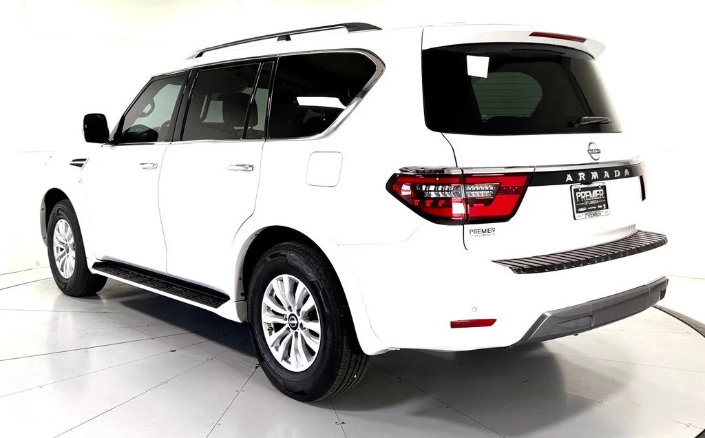 Used 2022 White Nissan SV image 6