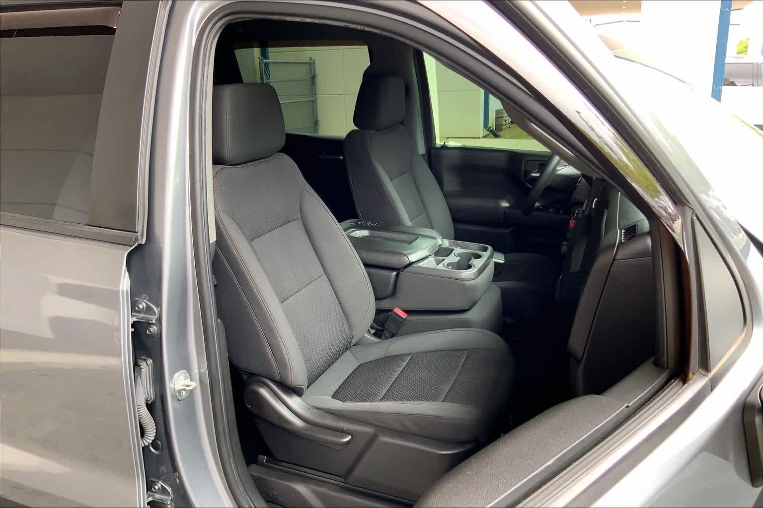 Used 2021 Satin Steel Metallic Chevrolet Custom image 9