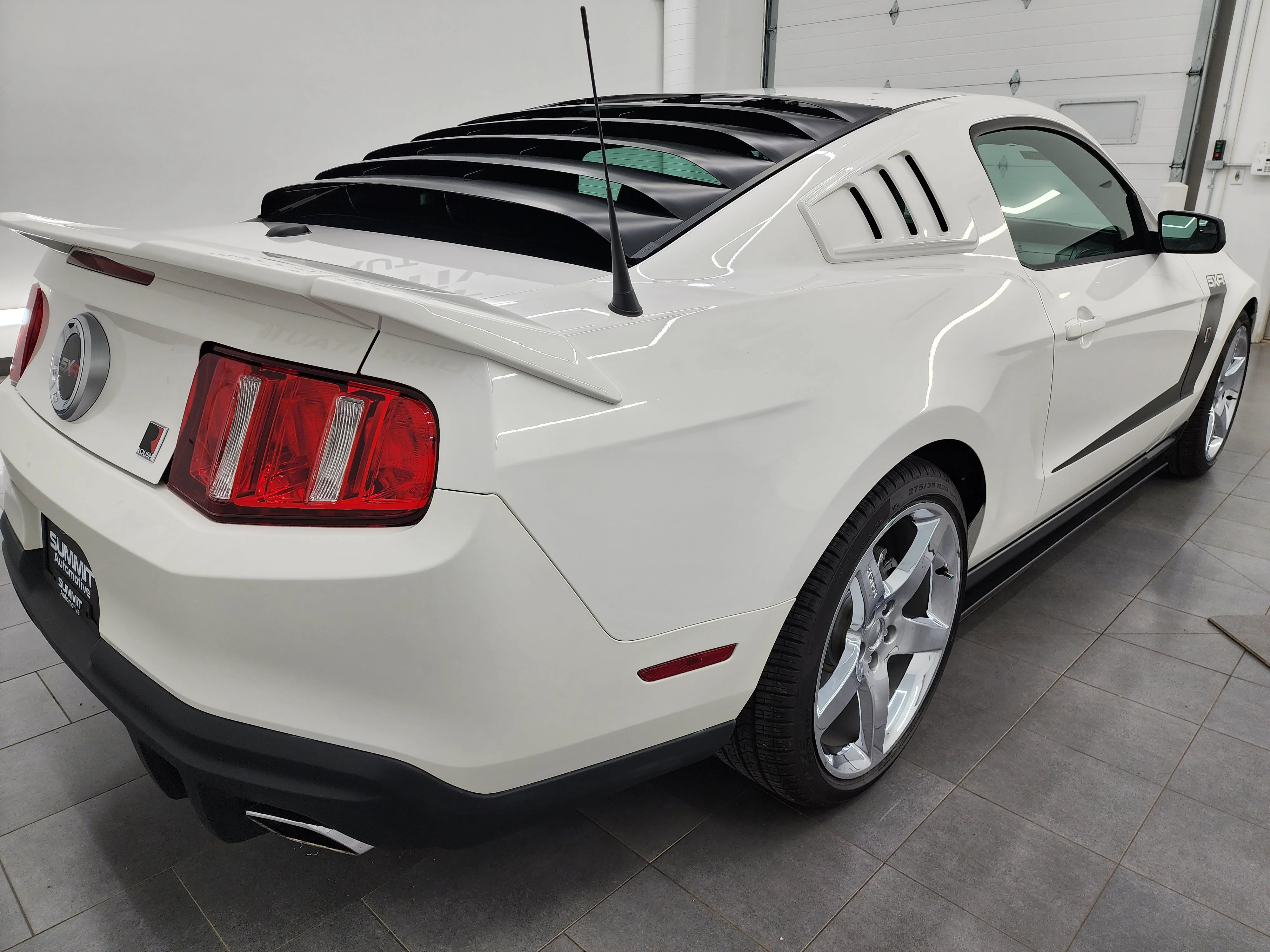 Used 2011 Performance White Ford GT Premium image 6