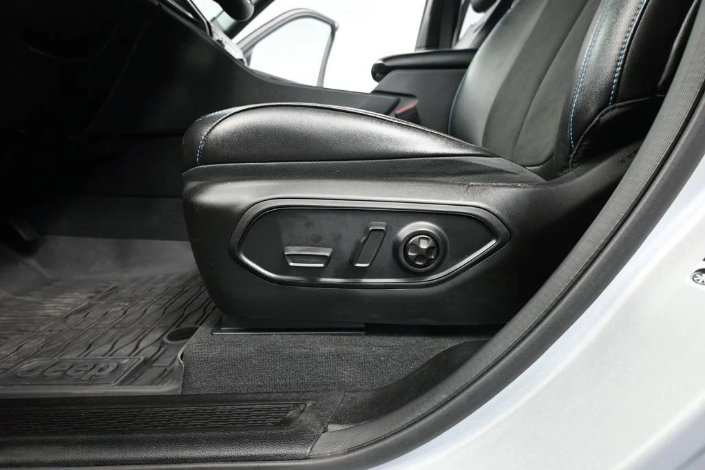 Certified Used 2023 Silver Jeep Trailhawk 4xe image 25
