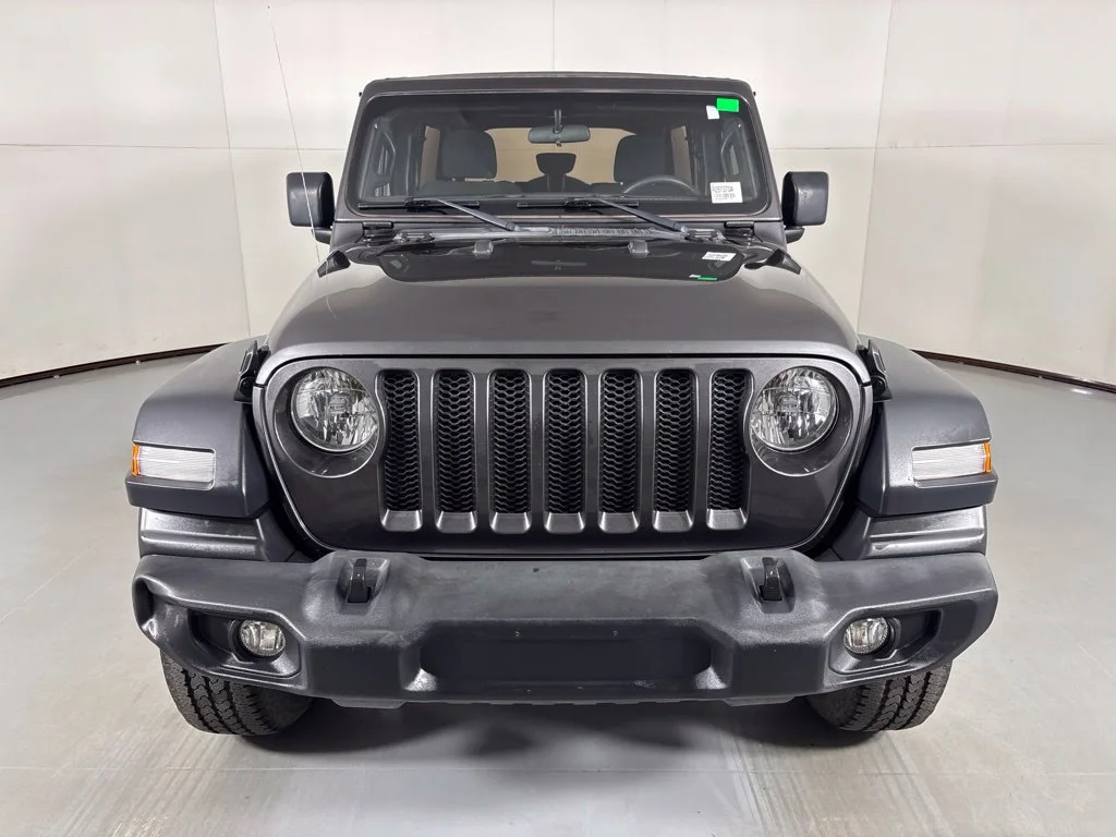 Used 2023 Gray Jeep Sport S image 3