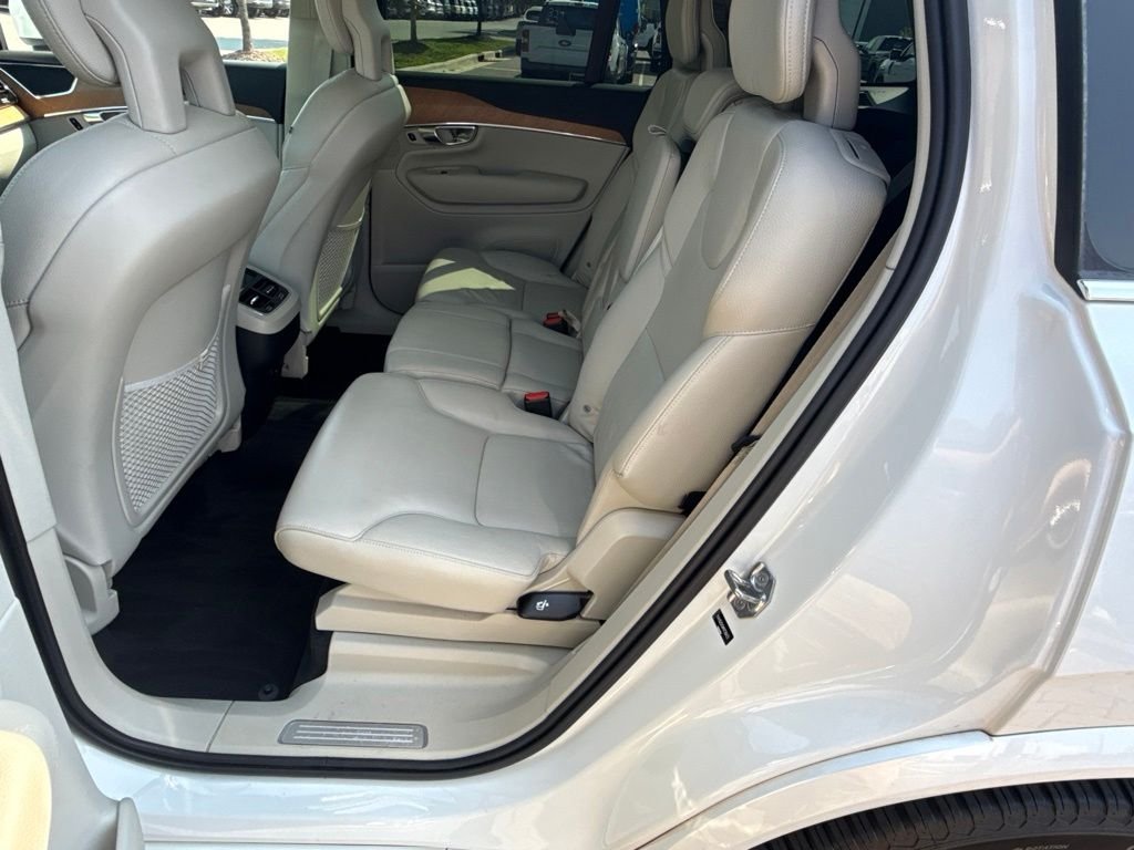 Used 2021 White Volvo T5 Momentum image 22