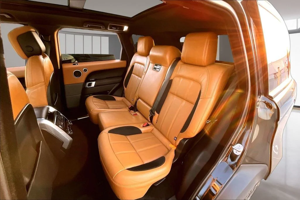 Used 2022 Black Land Rover HSE Dynamic image 20