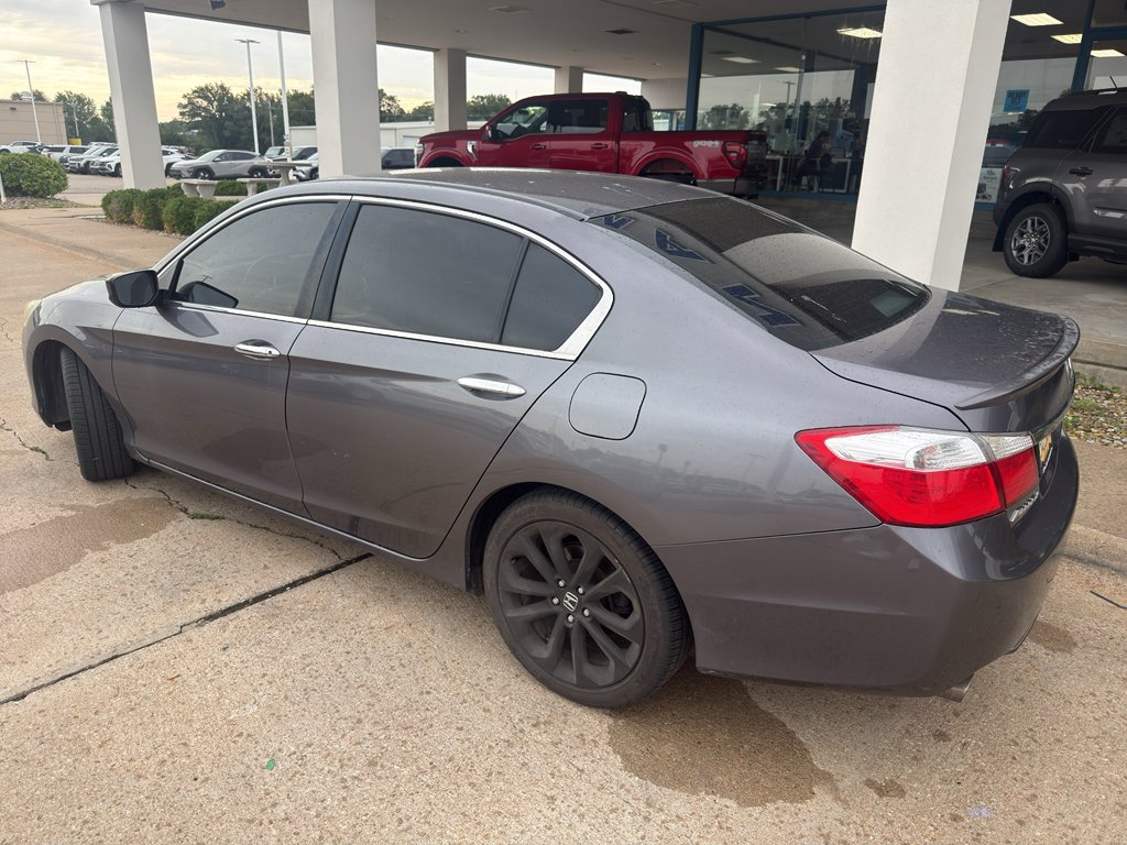 Used 2014 Modern Steel Metallic Honda Sport image 11