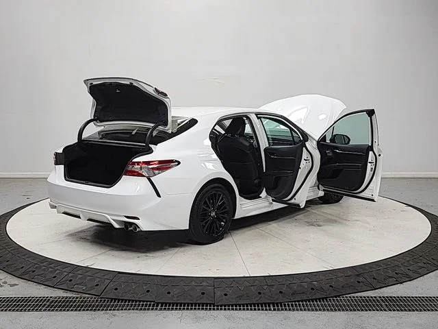 Used 2020 White Toyota SE Nightshade image 15