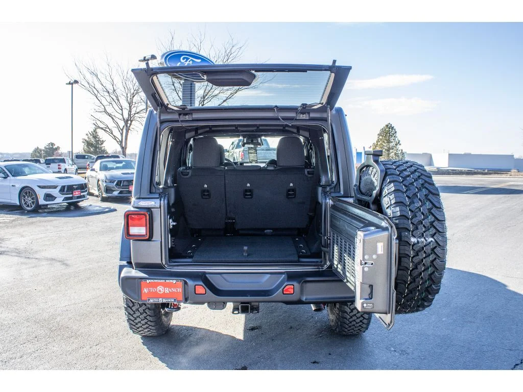 New 2026 Granite Crystal Metallic Clearcoat Jeep Willys image 12