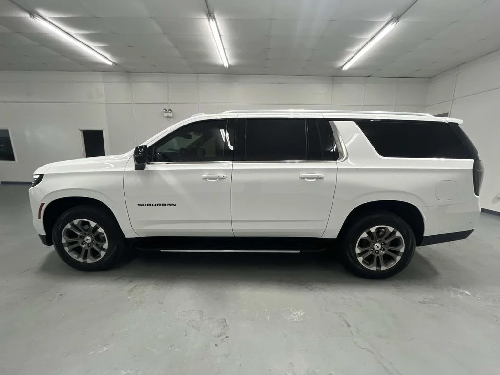 Used 2025 Summit White Chevrolet LT image 5