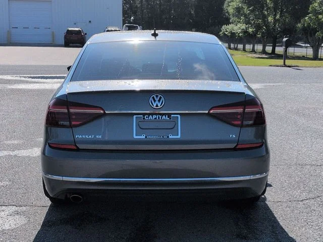 Used 2018 Gray Volkswagen 2.0T SE image 4