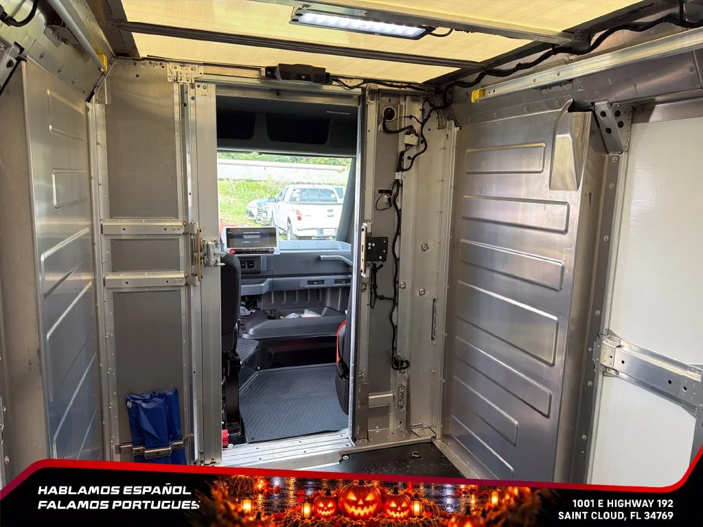 Used 2024 Oyster White BrightDrop EJY image 28