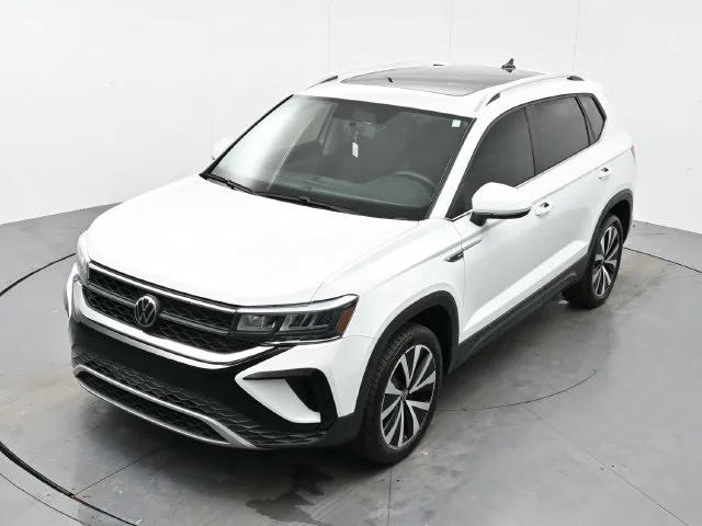 Used 2022 Pure White [white Volkswagen SE image 34